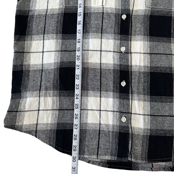 OLD NAVY Women SZ L TALL THE BOYFRIEND SHIRT Black-W Plaid Flannel Button Down - Picture 4 of 12